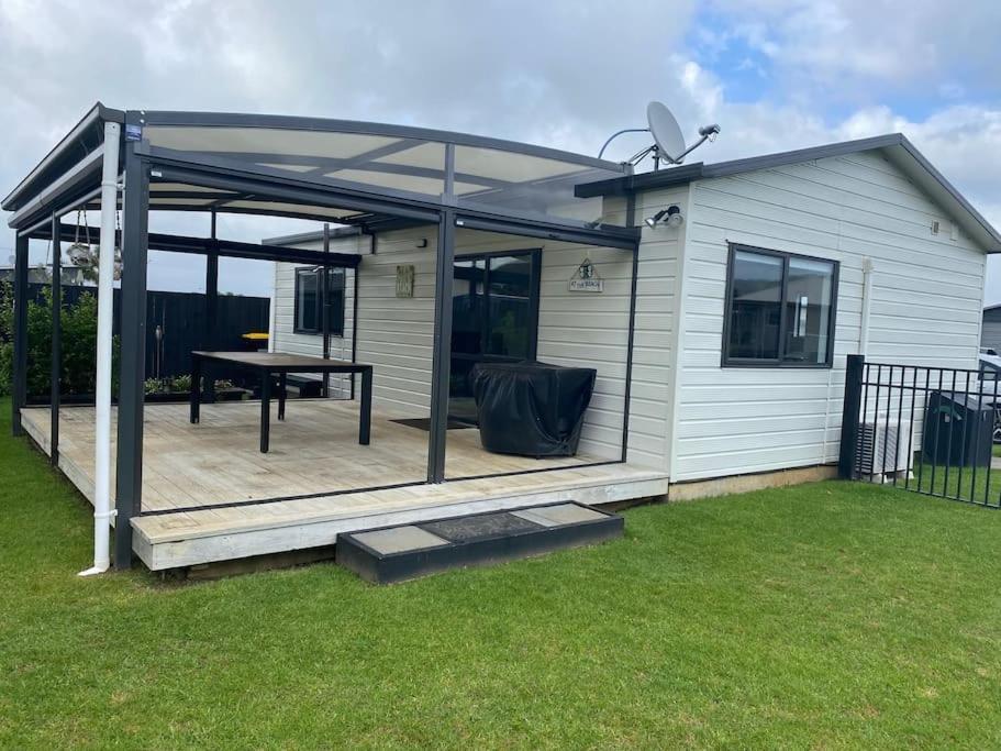 Whitianga Kiwi Bach Villa Exterior photo